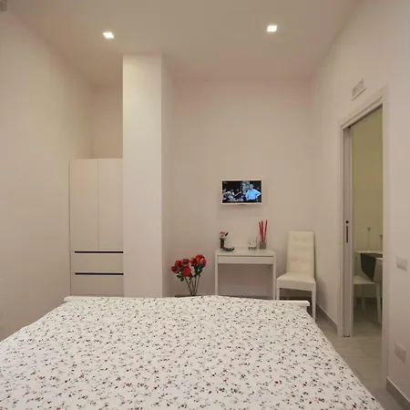 Il Porto نابولي