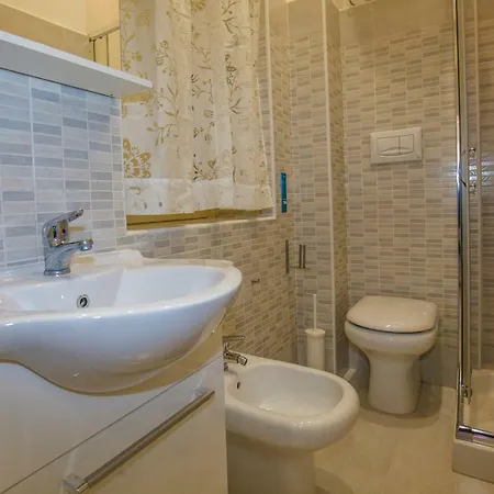 Il Porto 4* נאפולי