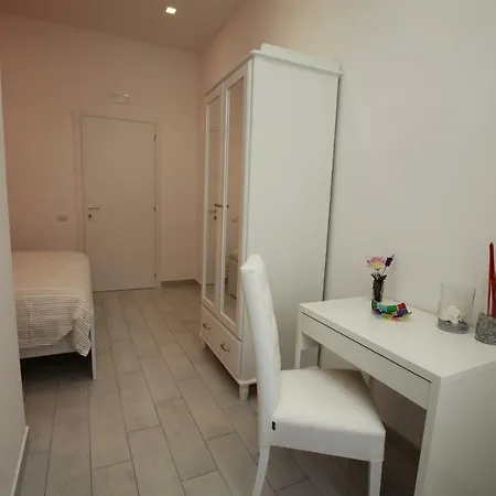 לינה וארוחת בוקר Il Porto 4*